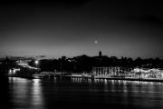 Moonrise over White Bay - Hans Olthof